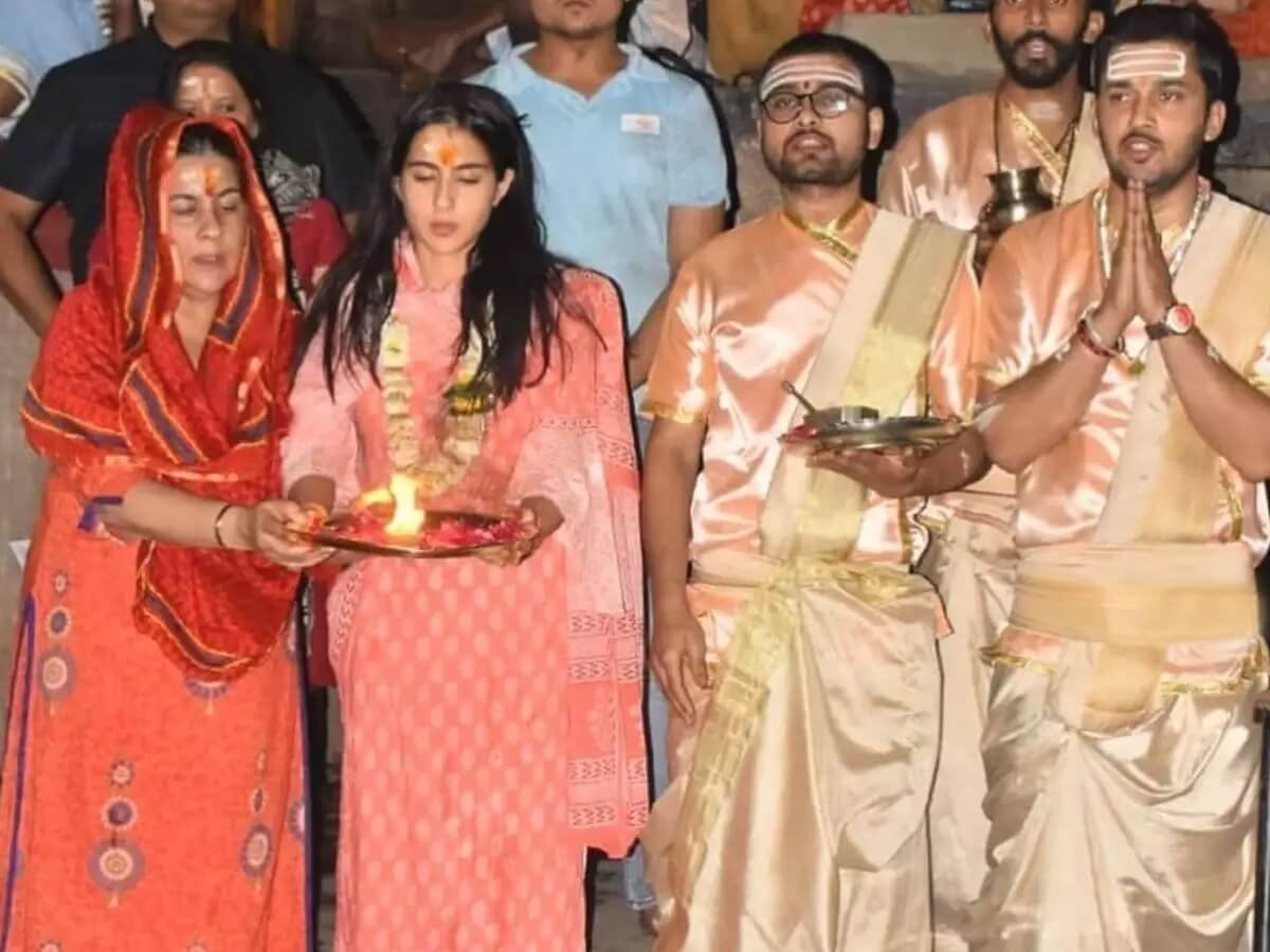 Sara Ali Khan’s Visit to Kashi Vishwanath