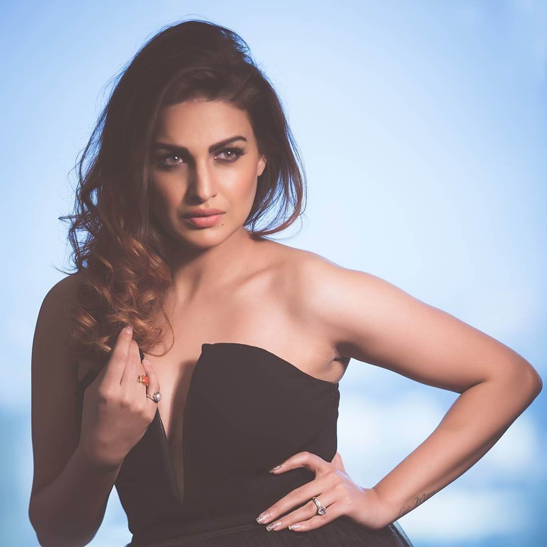 Himanshi Khurana Dance